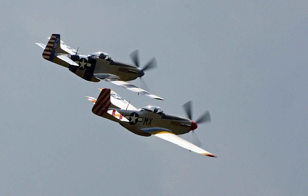 http://i757.photobucket.com/albums/xx213/Rall75/Flying%20legends%202011/503.jpg