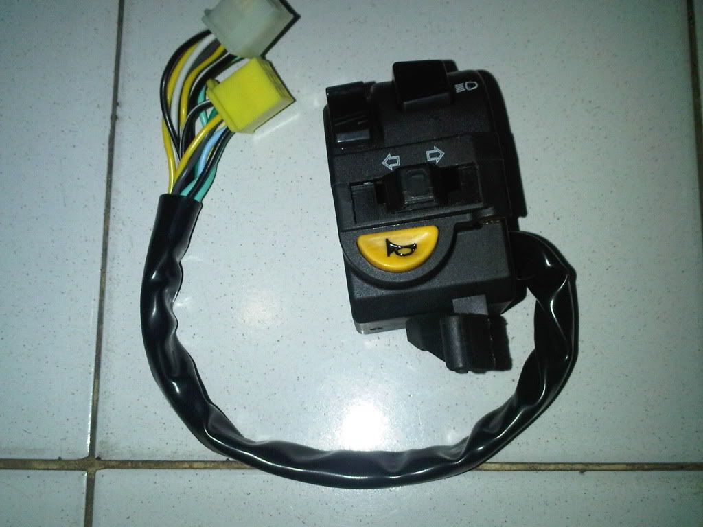 saklar kiri left holder satria fu ada on sama lu saklar kiri left holder satria fu ada on sama lu