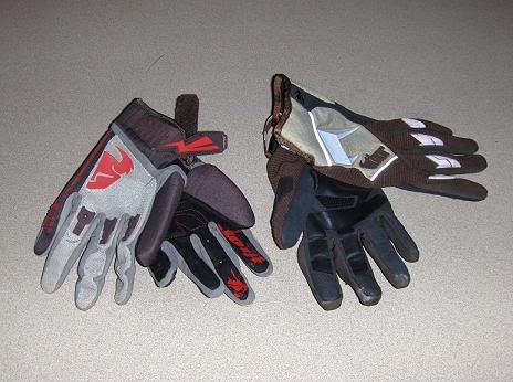http://i757.photobucket.com/albums/xx217/wanderer80/MX%20Gear/STNsellgloves.jpg