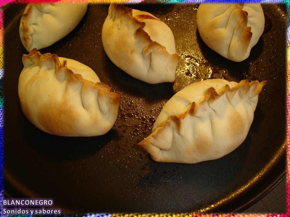 Empanadas de jamón y queso (el relleno en su lugar) Empanadas de jamón y queso (el relleno en su lugar)